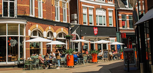 Voorjaar Enschede terras teamuitje